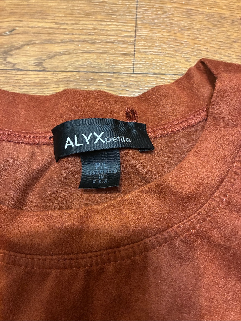 Sleeveless Women’s Alyx Suede-Look Rust Tank Top Size Petite Large - Picture 5 of 8